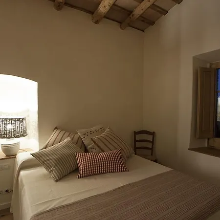Country house Mas Valenti 1511 Vall-Llobrega