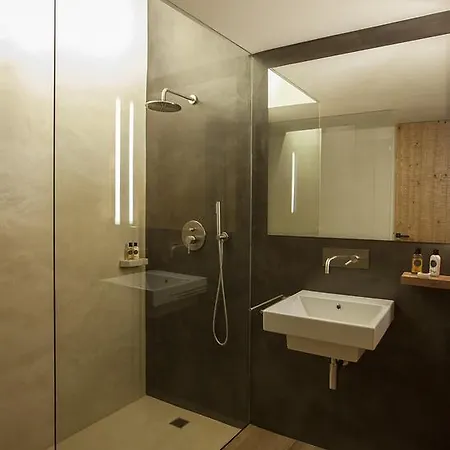 Country house Mas Valenti 1511 Vall-Llobrega